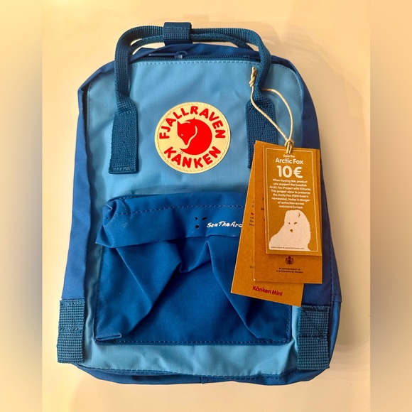 fjllrven knken mini save the arctic fox Kanken Backpack - Compact Everyday Carry, Durable Vinylon Fabric - Travel, Graphite patterns and colours from the animal kingdom Shop Fjallraven - Save the